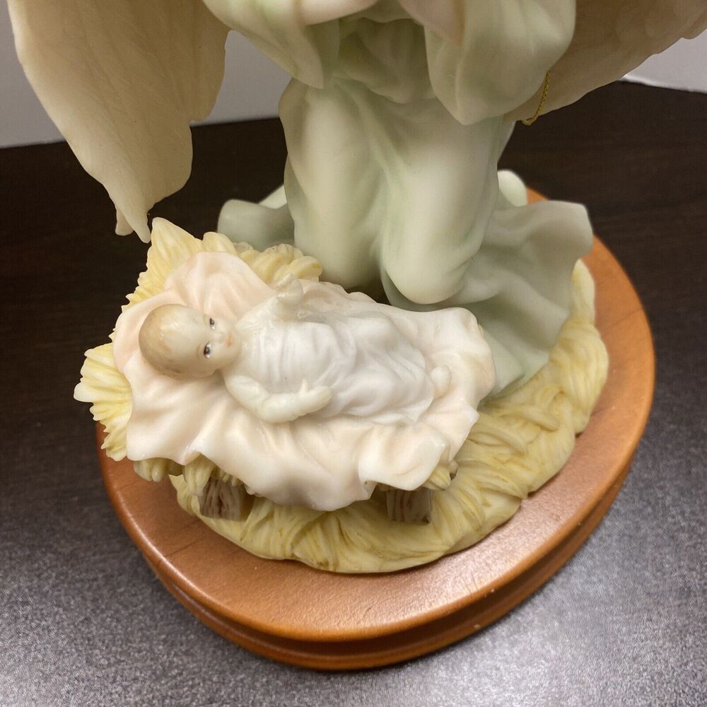 Seraphim Classics Francesca "Loving Guardian" Angel Music Box Figurine 1993 - Picture 6 of 11